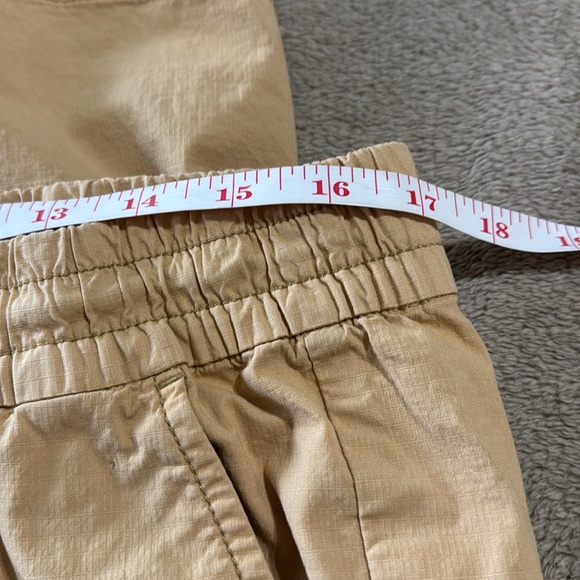 L.L. Bean Woman’s Pull on Ripstop Drawstring Khaki Ankle Pants - Picture 6 of 11